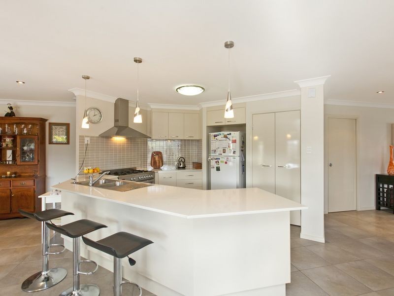 1 Begonia Ct, Wynnum West QLD 4178