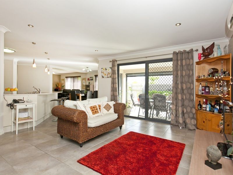 1 Begonia Ct, Wynnum West QLD 4178