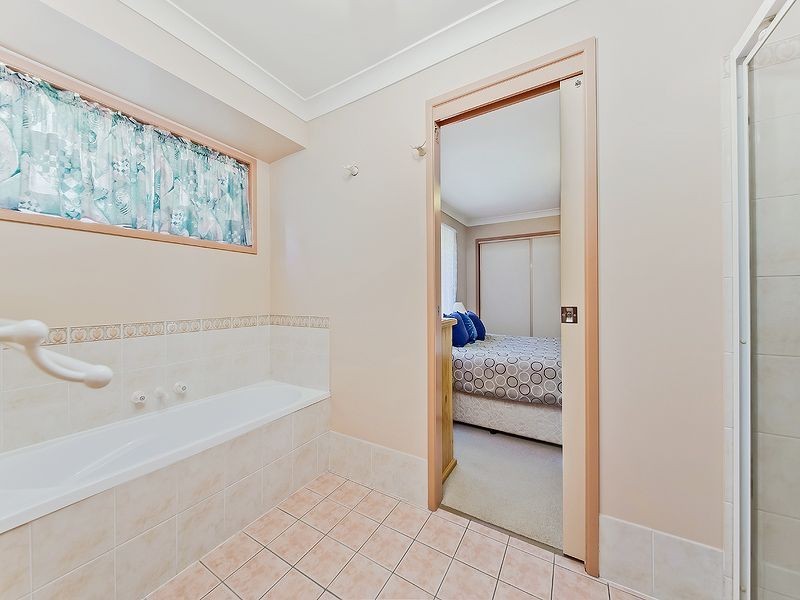 25 Pamela Street, Wynnum West QLD 4178