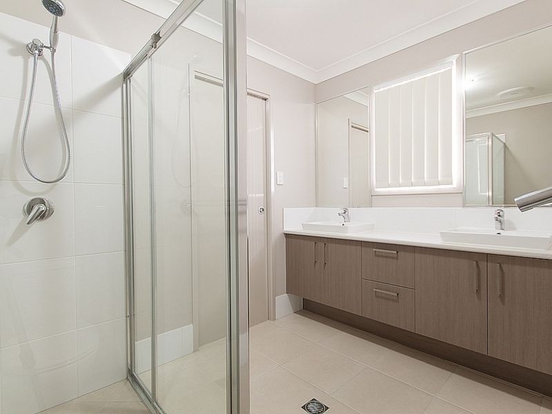 21 Blackwood Rd, Manly West QLD 4179