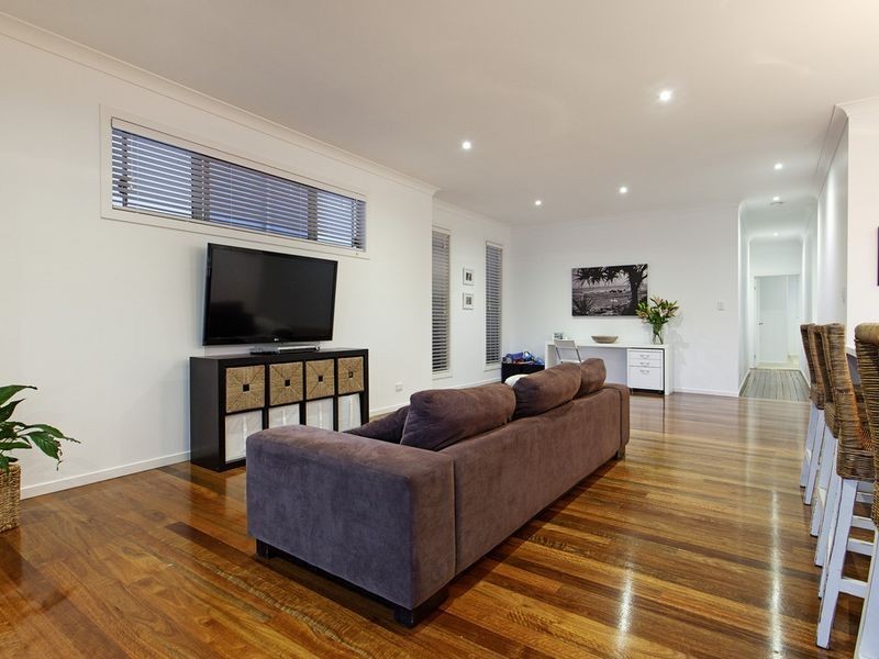 37 Cedar Street, Wynnum QLD 4178