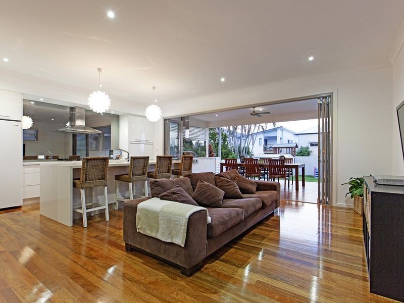 37 Cedar Street, Wynnum QLD 4178
