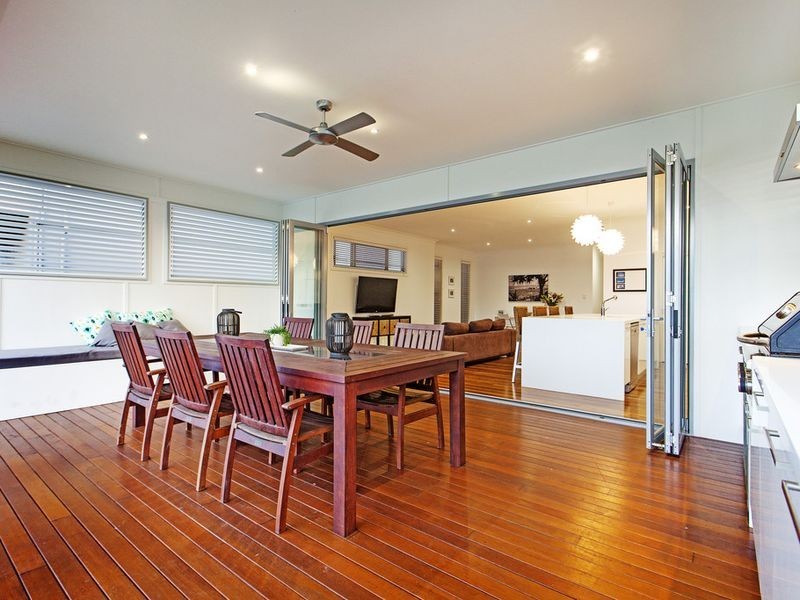 37 Cedar Street, Wynnum QLD 4178