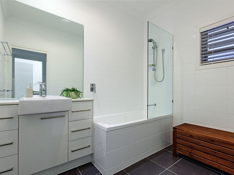 37 Cedar Street, Wynnum QLD 4178