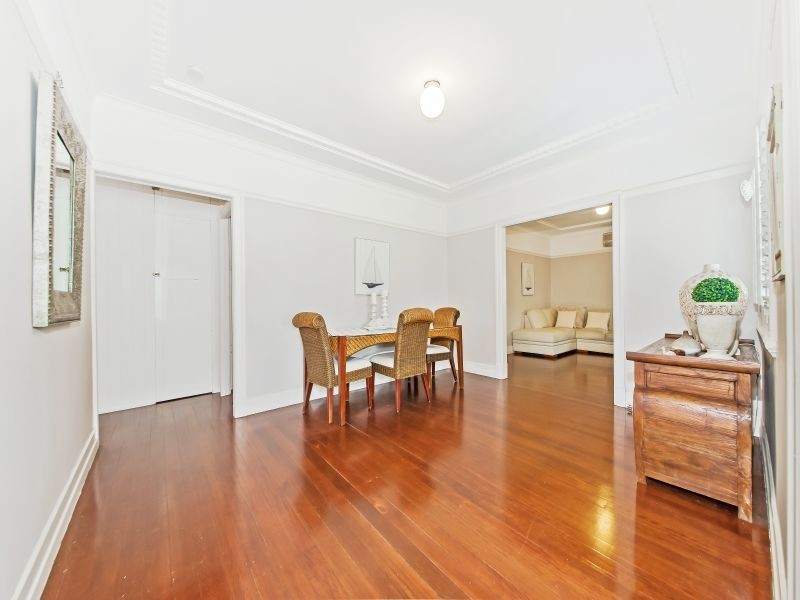 25 Walnut Street, Wynnum QLD 4178