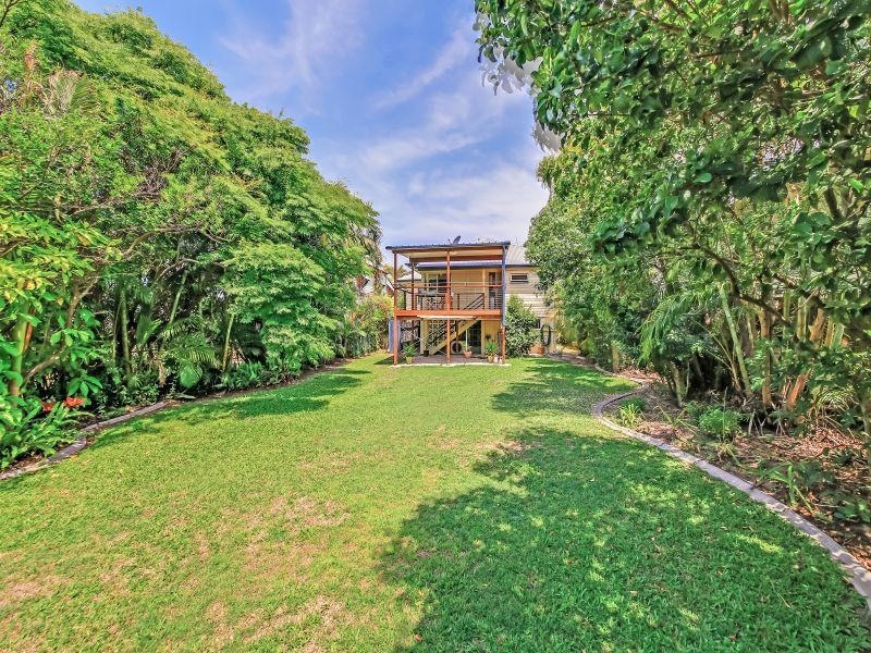 25 Walnut Street, Wynnum QLD 4178