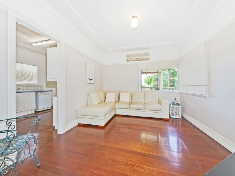 25 Walnut Street, Wynnum QLD 4178