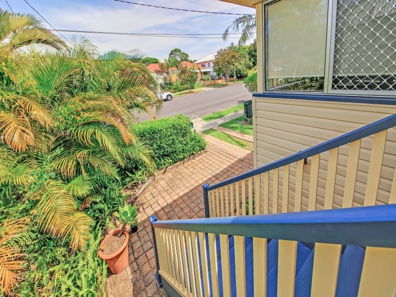 25 Walnut Street, Wynnum QLD 4178