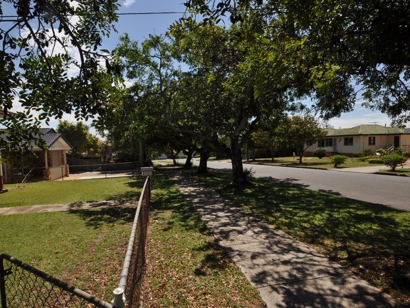 44 Berrimilla Street, Manly West QLD 4179