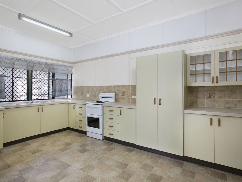 5 New Road, Manly QLD 4179