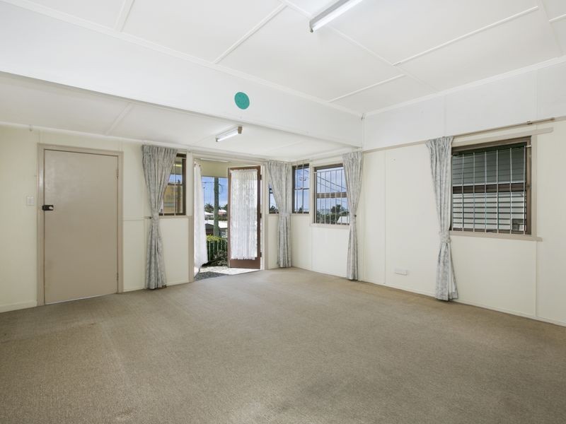 5 New Road, Manly QLD 4179