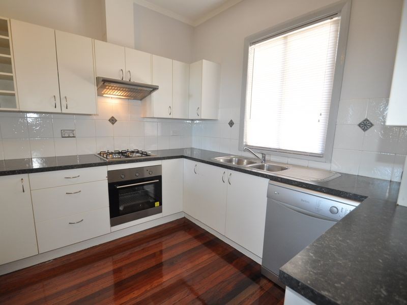 22 Roseneath Parade, Wynnum West QLD 4178
