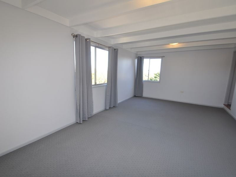 22 Roseneath Parade, Wynnum West QLD 4178