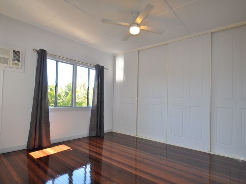 22 Roseneath Parade, Wynnum West QLD 4178