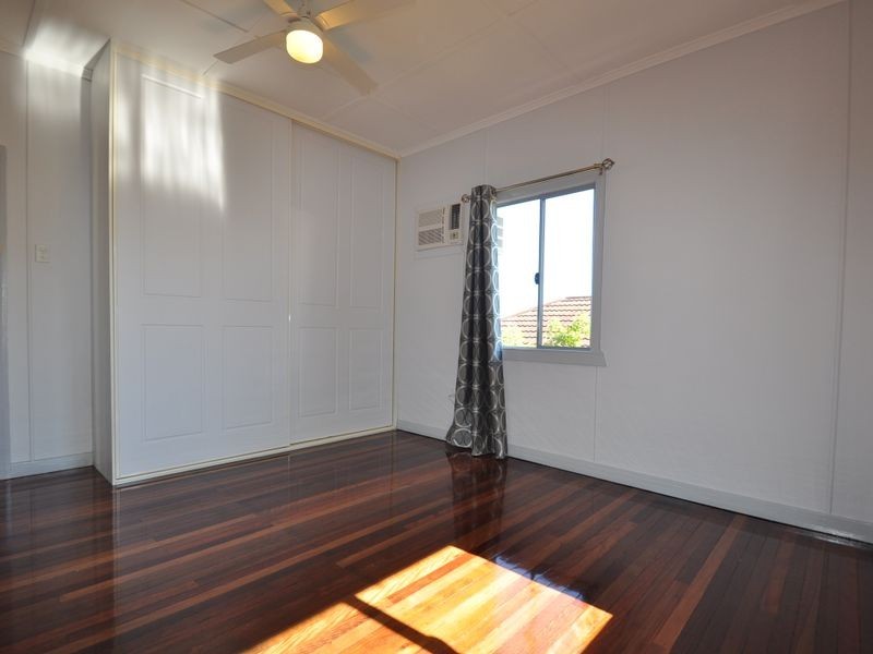 22 Roseneath Parade, Wynnum West QLD 4178