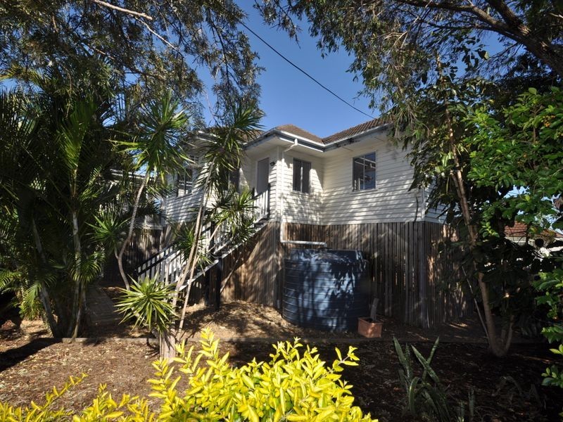 22 Roseneath Parade, Wynnum West QLD 4178