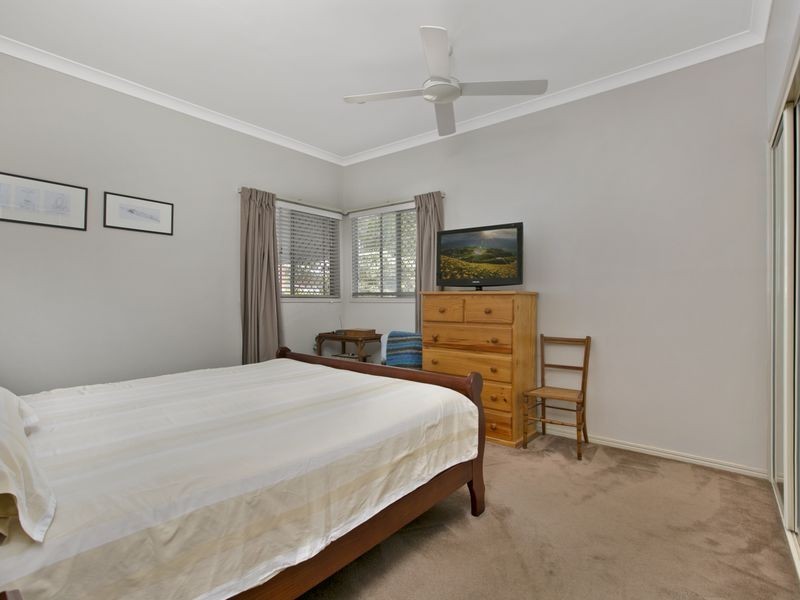 24 Cobar St, Lota QLD 4179