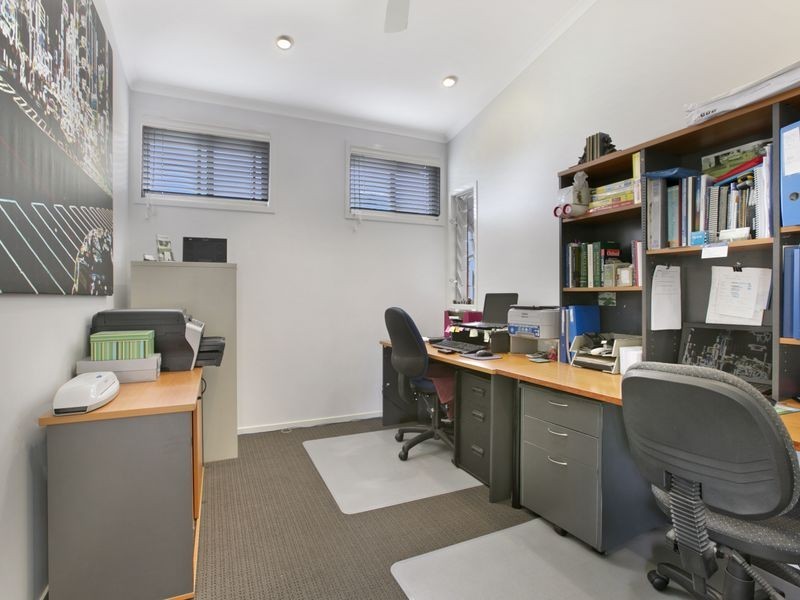 24 Cobar St, Lota QLD 4179