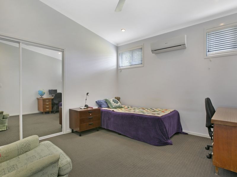 24 Cobar St, Lota QLD 4179