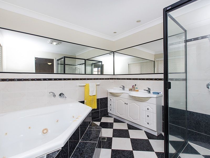 21 Marty St, Wynnum West QLD 4178