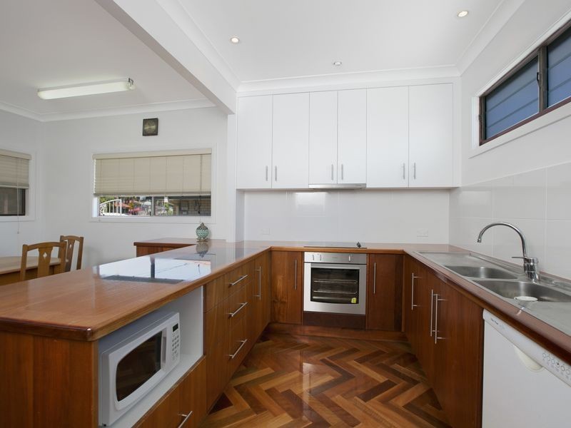 176 Wynnum North Road, Wynnum QLD 4178