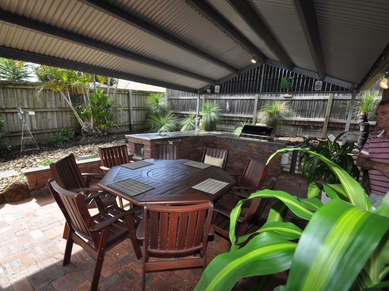 15 Bettong Street, Wynnum West QLD 4178