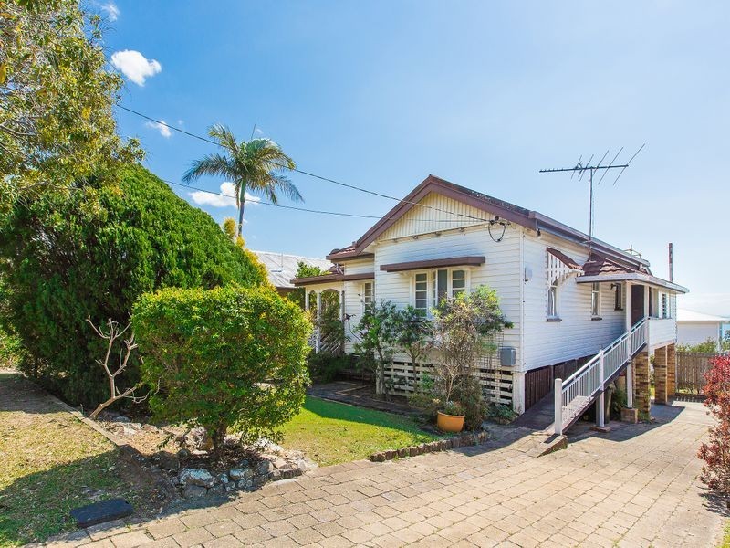 98 Carlton Terrace, Manly QLD 4179