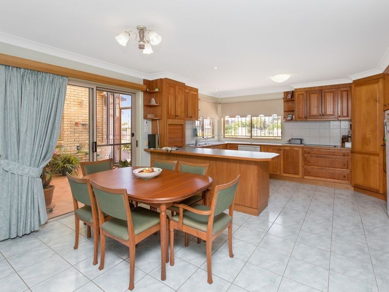 210 Randall Road, Wynnum West QLD 4178