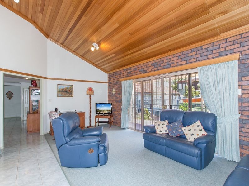 210 Randall Road, Wynnum West QLD 4178