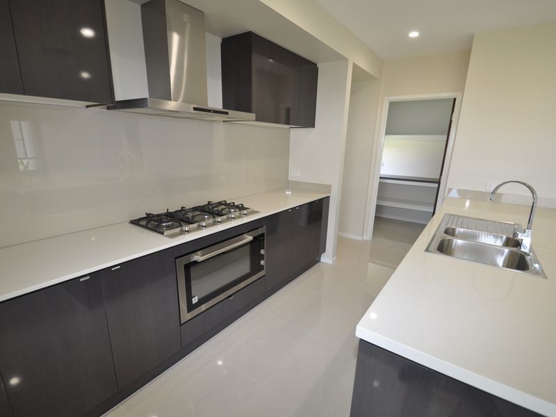 18 Foxwood, Wakerley QLD 4154