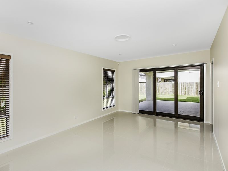 18 Foxwood, Wakerley QLD 4154