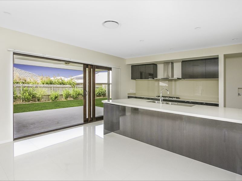 18 Foxwood, Wakerley QLD 4154