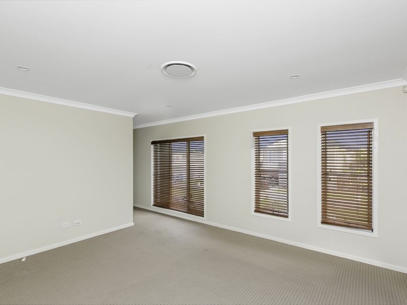 18 Foxwood, Wakerley QLD 4154