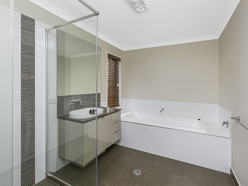 18 Foxwood, Wakerley QLD 4154