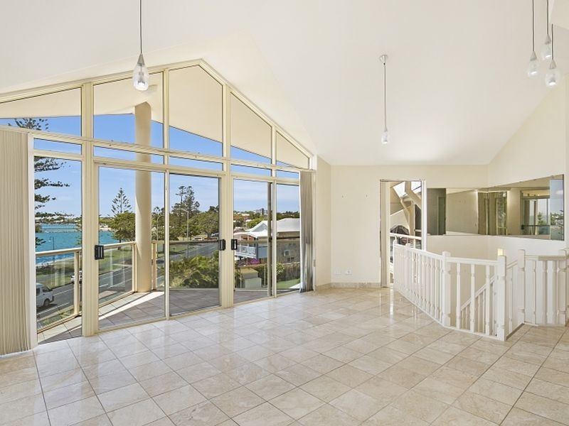 1/65 Waterloo Esplanade, Wynnum QLD 4178