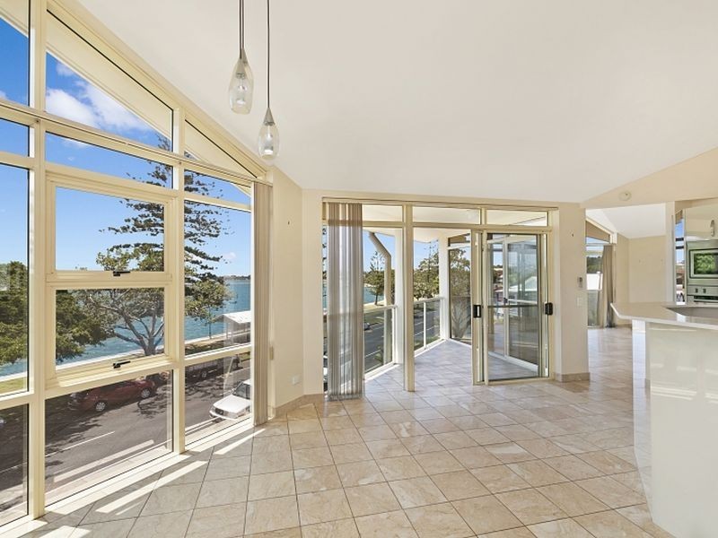 1/65 Waterloo Esplanade, Wynnum QLD 4178