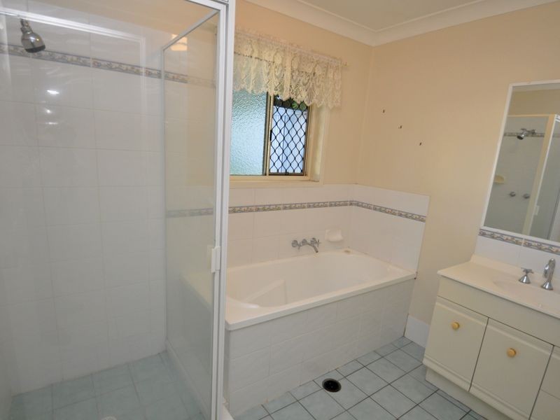 76 Sandycamp Road, Wynnum QLD 4178