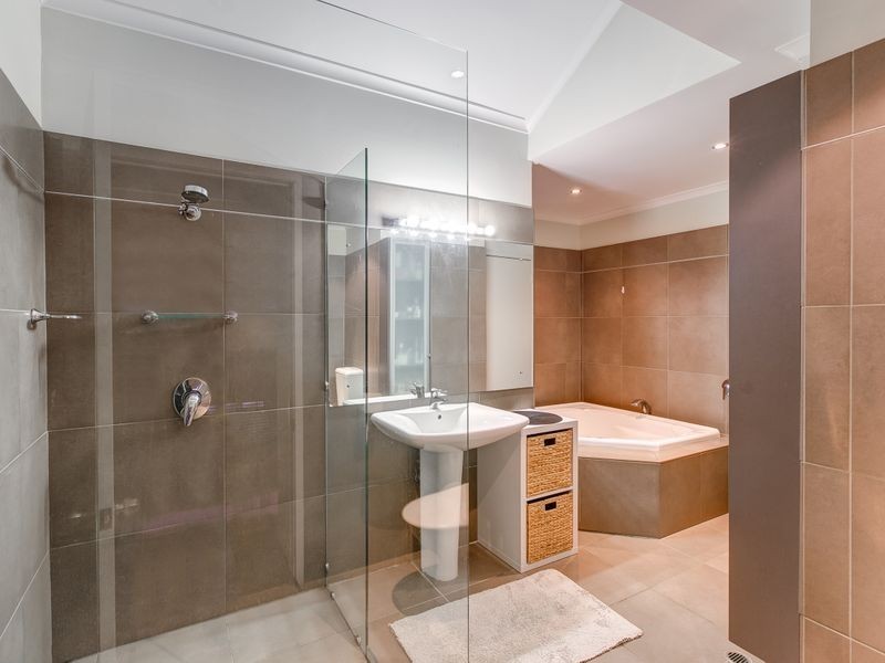 62 Wellington Street, Manly QLD 4179