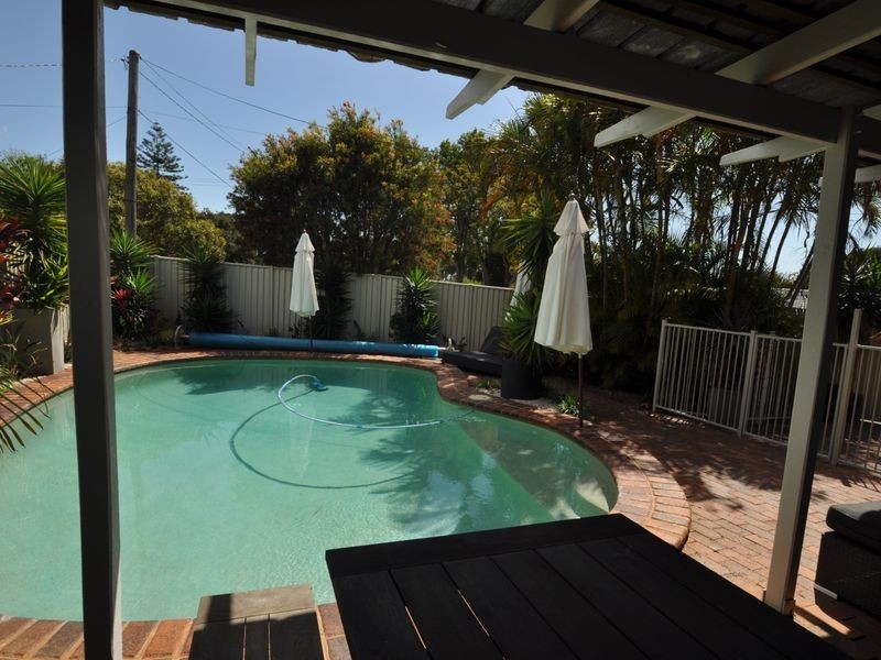 14 Coolcrest Street, Wynnum QLD 4178