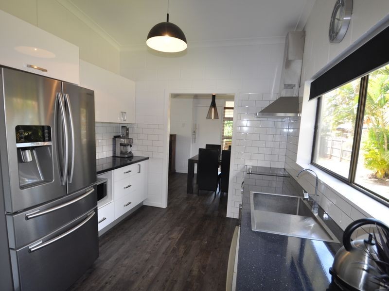 14 Coolcrest Street, Wynnum QLD 4178