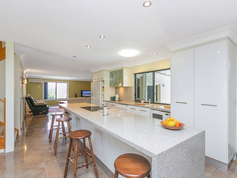 42 Luderick St, Manly West QLD 4179