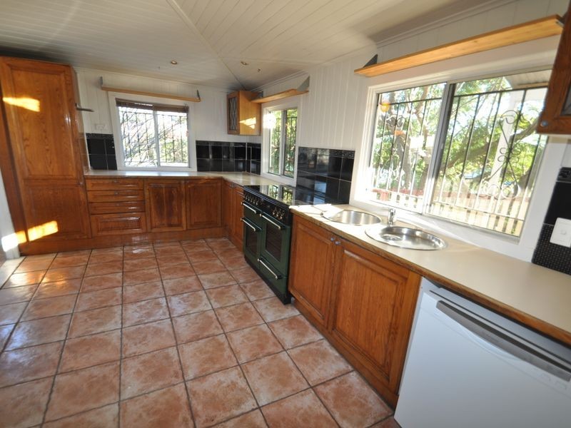 45 Benalla Street, Manly QLD 4179