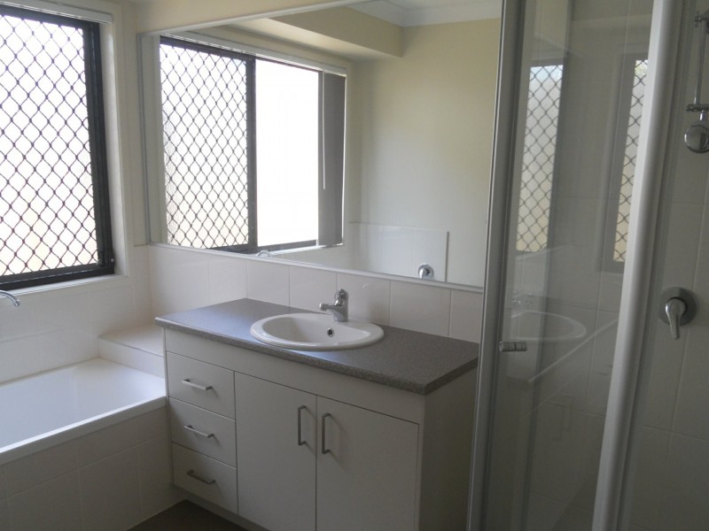 2/3 Claymeade St, Wynnum QLD 4178