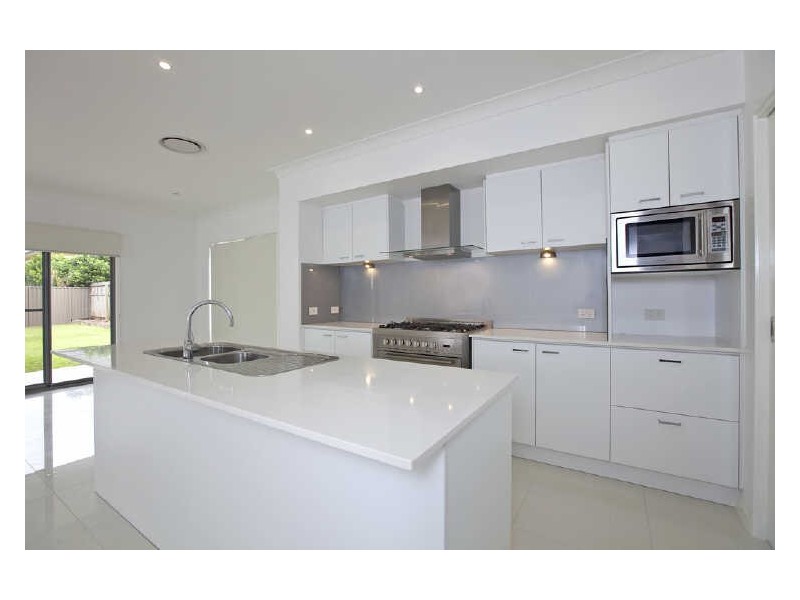 12 Wassell Street, Wynnum QLD 4178