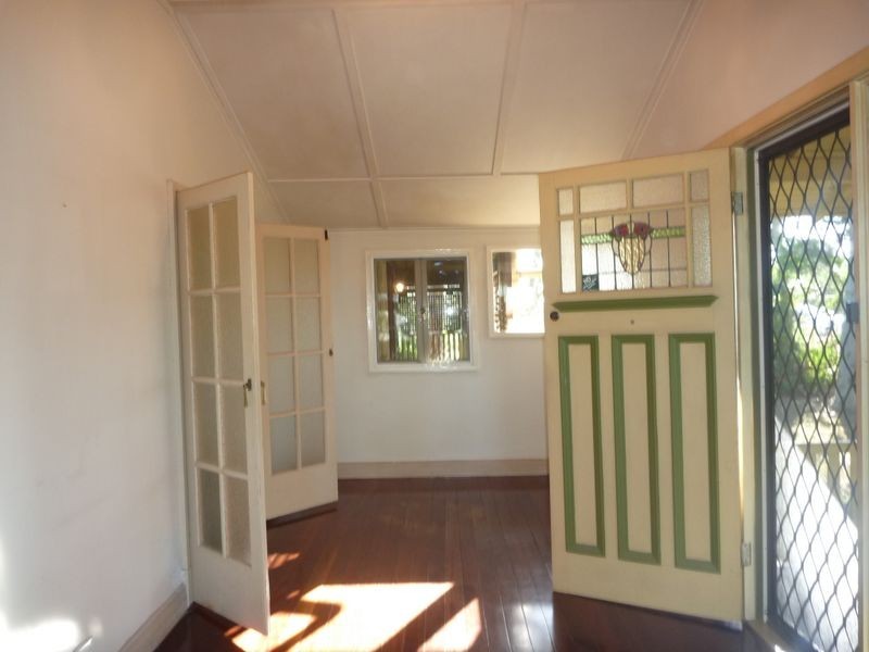 64 Wassell Street, Wynnum North QLD 4178