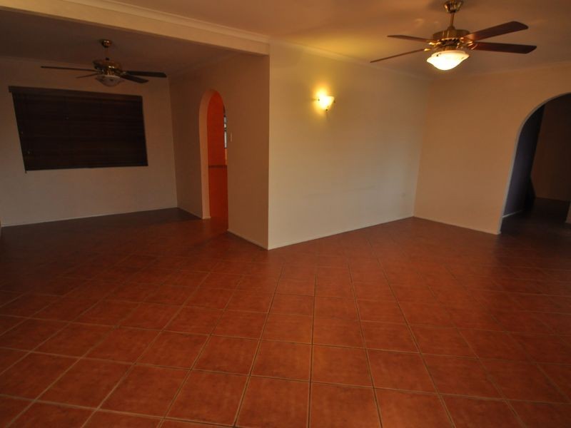 33 Gateway Street, Wynnum West QLD 4178