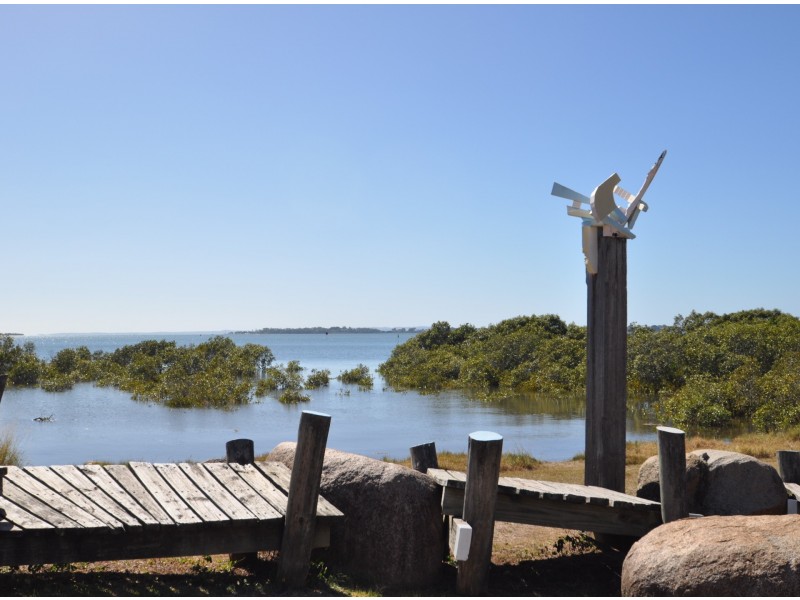 737 Esplanade, Lota QLD 4179