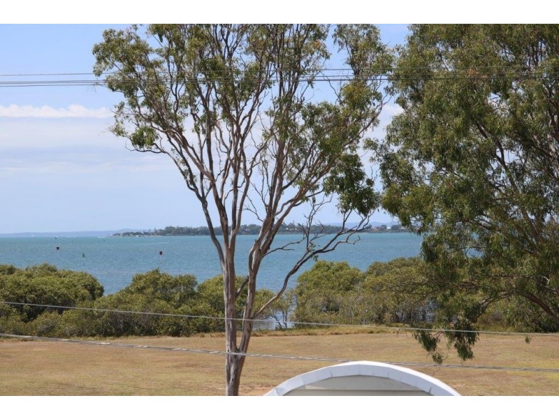 737 Esplanade, Lota QLD 4179