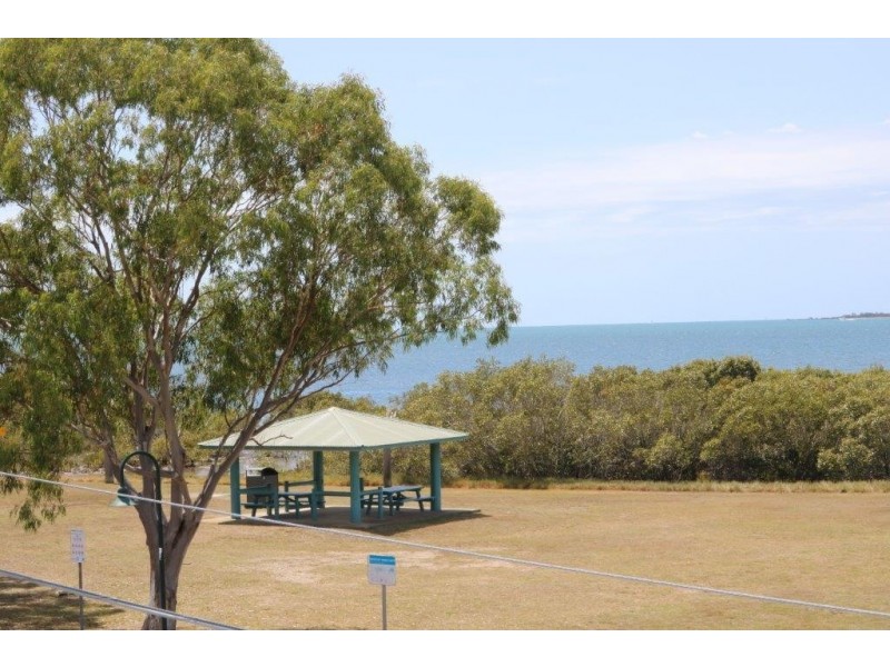 737 Esplanade, Lota QLD 4179