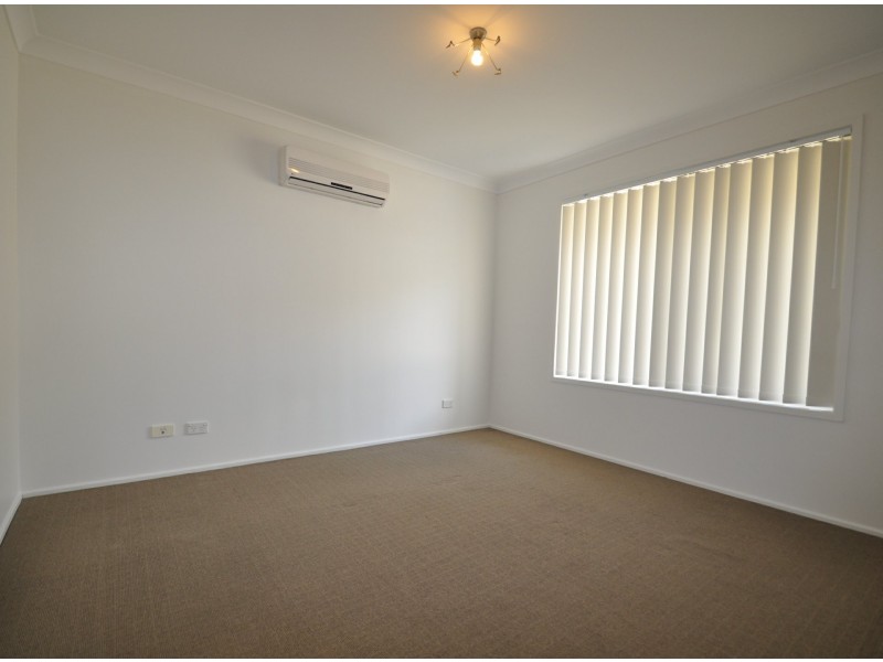 15 Curve Avenue, Wynnum QLD 4178